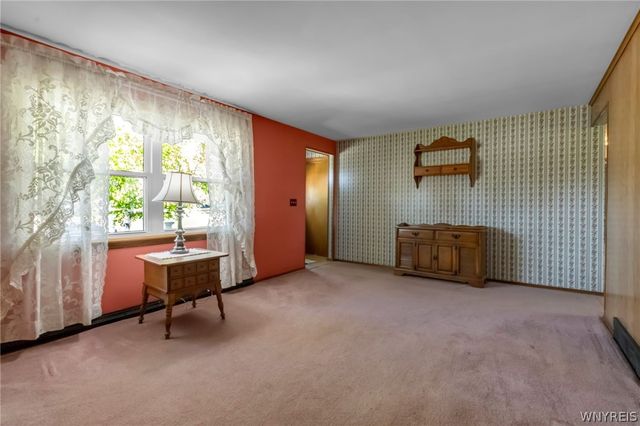 291 Carriage Park, West Seneca, NY 14224