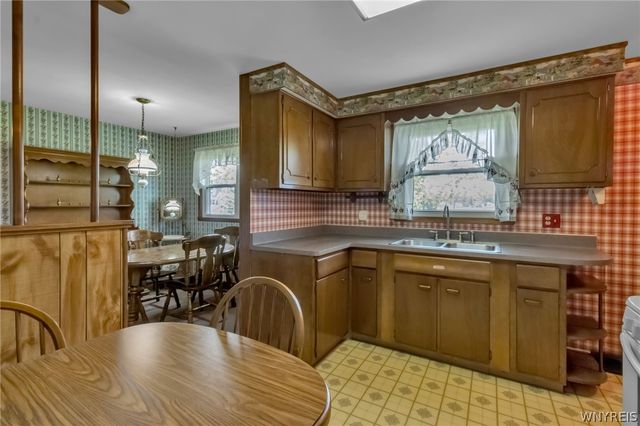 291 Carriage Park, West Seneca, NY 14224