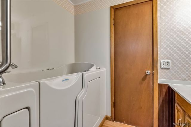 291 Carriage Park, West Seneca, NY 14224