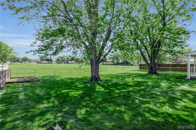 291 Carriage Park, West Seneca, NY 14224
