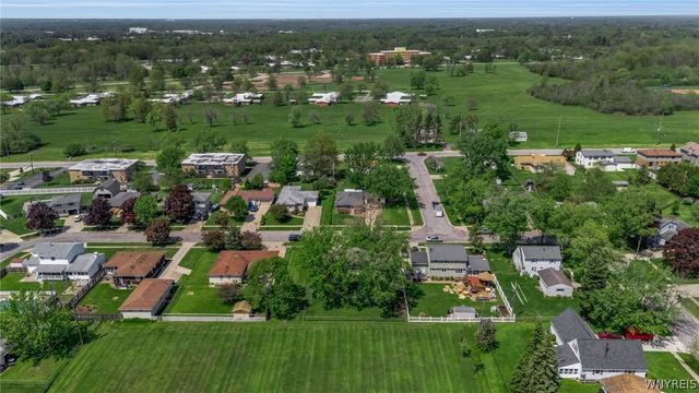 291 Carriage Park, West Seneca, NY 14224