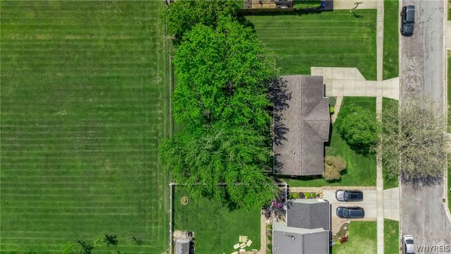 291 Carriage Park, West Seneca, NY 14224