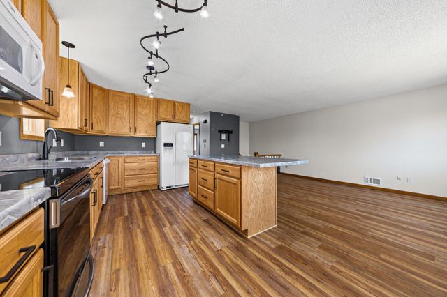 15635 Hallmark Path, Apple Valley, MN 55124