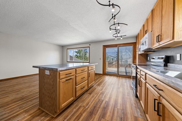 15635 Hallmark Path, Apple Valley, MN 55124