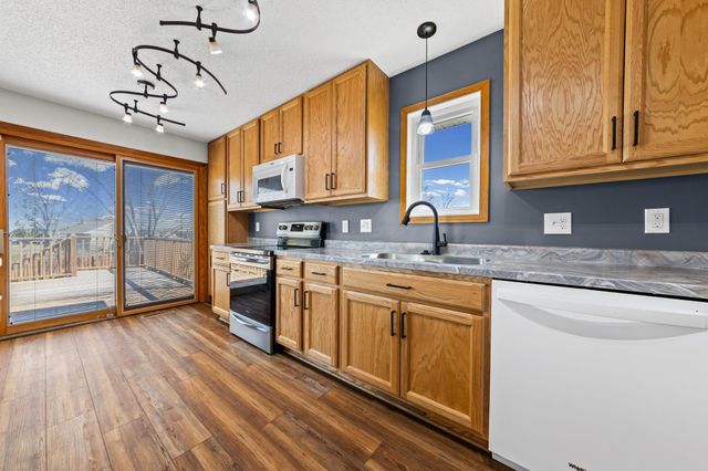 15635 Hallmark Path, Apple Valley, MN 55124