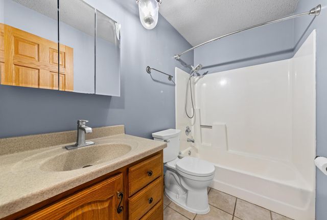 15635 Hallmark Path, Apple Valley, MN 55124