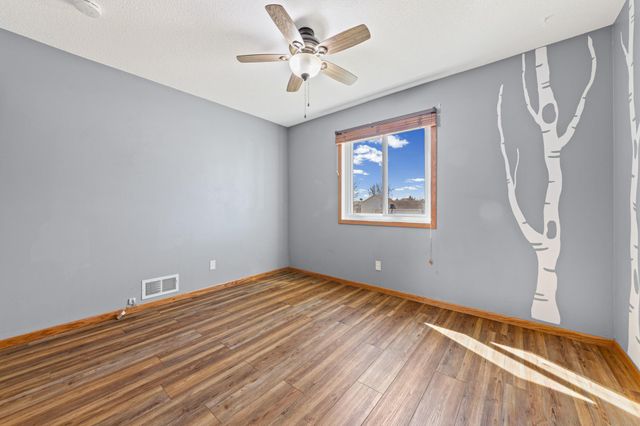 15635 Hallmark Path, Apple Valley, MN 55124