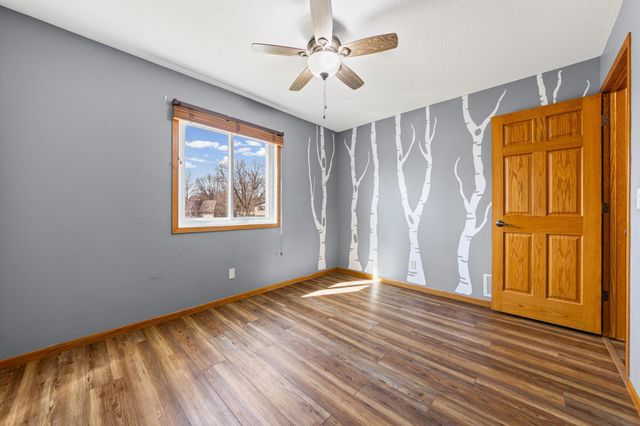 15635 Hallmark Path, Apple Valley, MN 55124