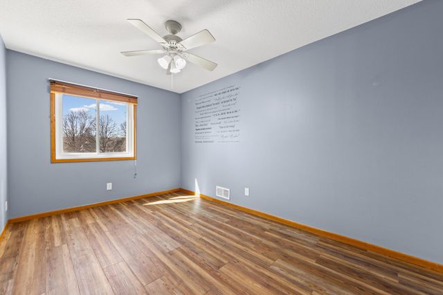 15635 Hallmark Path, Apple Valley, MN 55124