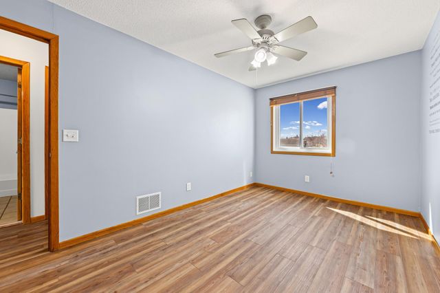 15635 Hallmark Path, Apple Valley, MN 55124