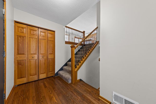 15635 Hallmark Path, Apple Valley, MN 55124