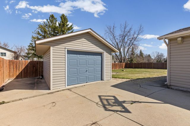 15635 Hallmark Path, Apple Valley, MN 55124