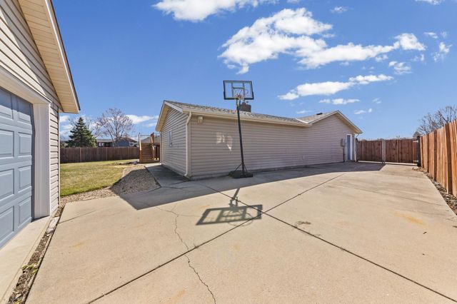 15635 Hallmark Path, Apple Valley, MN 55124