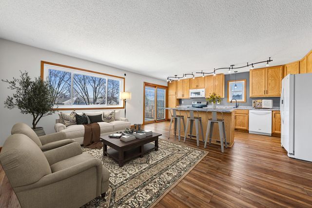 15635 Hallmark Path, Apple Valley, MN 55124