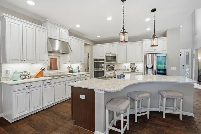 33564 WILLOW POINT CT, Wesley Chapel, FL 33545