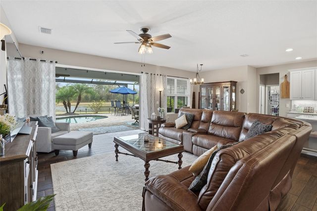 33564 WILLOW POINT CT, Wesley Chapel, FL 33545