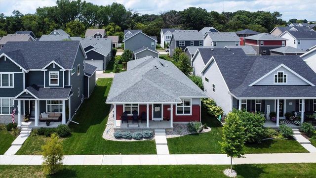 1264 Crane Meadow Way, Sun Prairie, WI 53590
