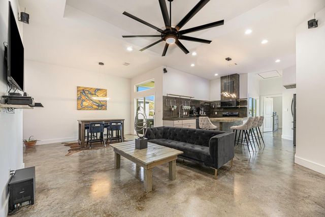 475 Pinnacle, Trinity, TX 75862