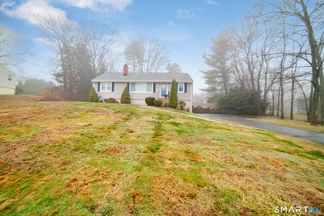 11 Whalley Road, Trumbull, CT 06611