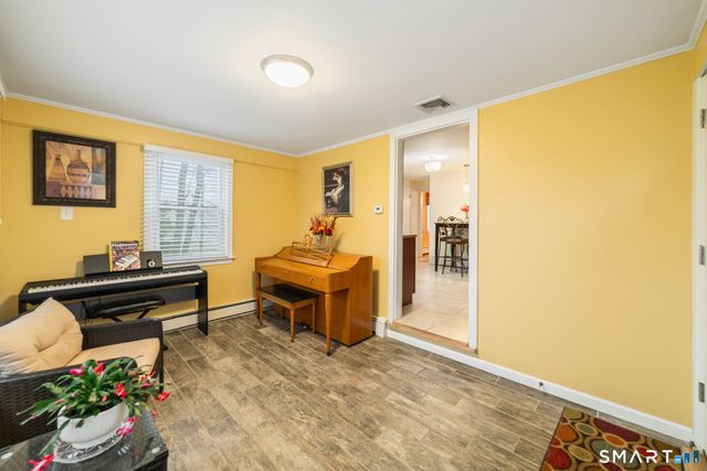 11 Whalley Road, Trumbull, CT 06611