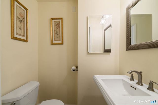 11 Whalley Road, Trumbull, CT 06611