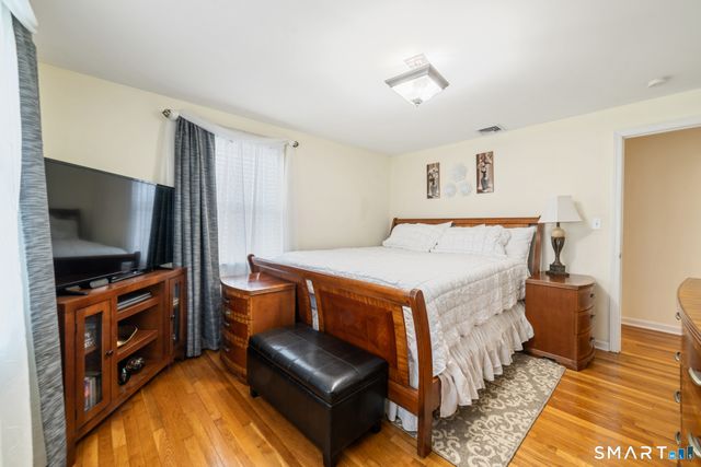 11 Whalley Road, Trumbull, CT 06611