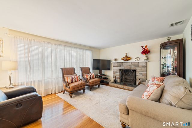 11 Whalley Road, Trumbull, CT 06611