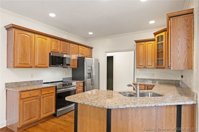 3044 Wolf Ridge Court, New Albany, IN 47150