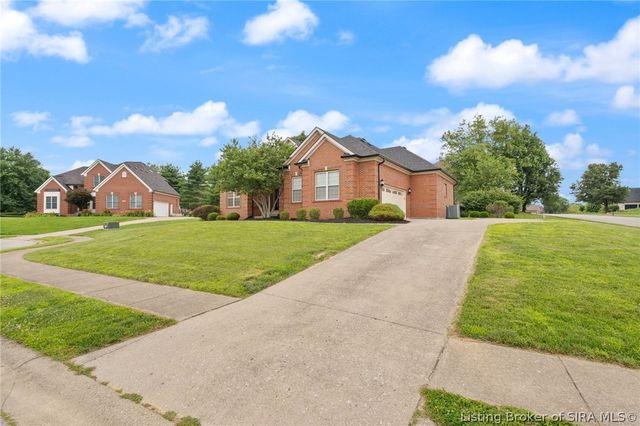 3044 Wolf Ridge Court, New Albany, IN 47150