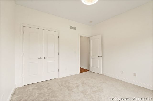 3044 Wolf Ridge Court, New Albany, IN 47150