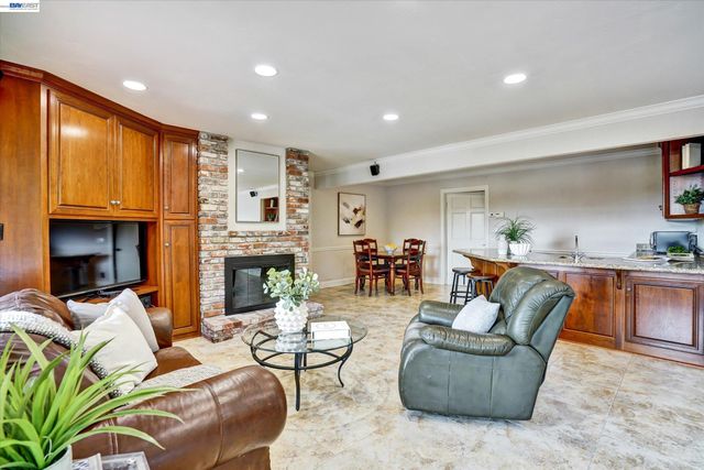 2382 Alameda Diablo, Diablo, CA 94528