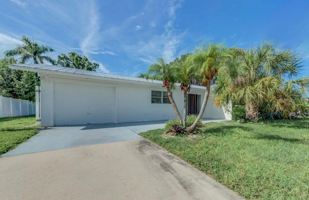 2138 PINE TERRACE, Sarasota, FL 34231