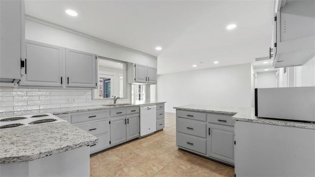 5748 N Graham Road, Springdale, AR 72762