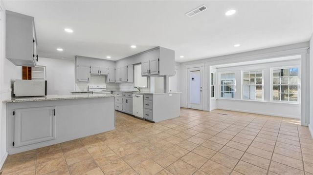 5748 N Graham Road, Springdale, AR 72762