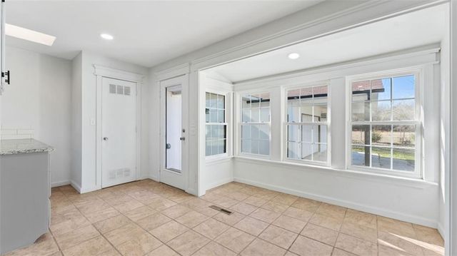 5748 N Graham Road, Springdale, AR 72762