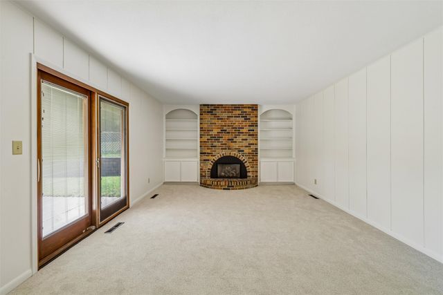 1237 20th Street, West Des Moines, IA 50265