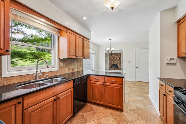 1237 20th Street, West Des Moines, IA 50265