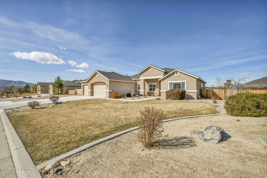 Image 2 of property listing at 485 Sunset Springs Lane, Sparks, NV 89441