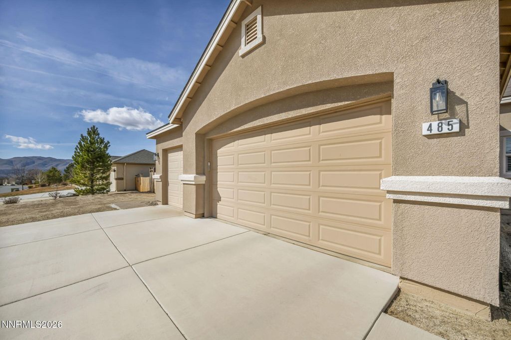 Image 4 of property listing at 485 Sunset Springs Lane, Sparks, NV 89441