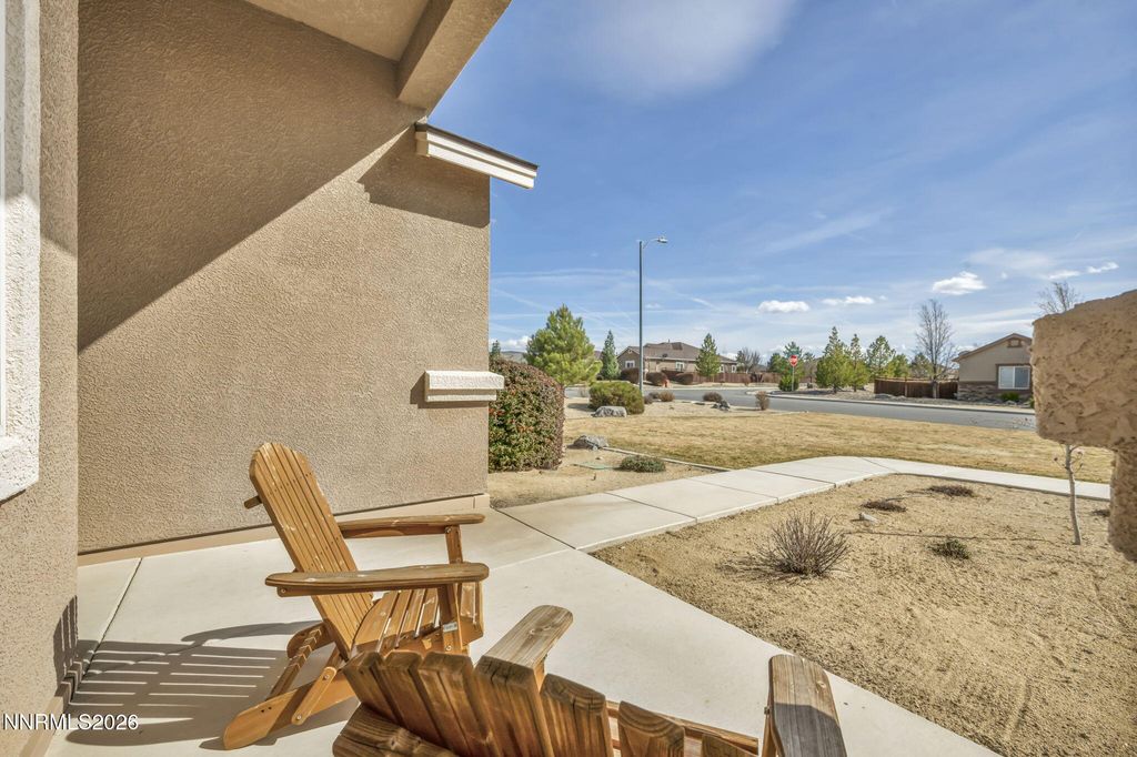 Image 5 of property listing at 485 Sunset Springs Lane, Sparks, NV 89441