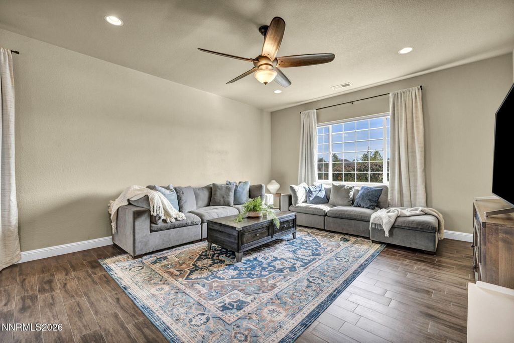 Image 7 of property listing at 485 Sunset Springs Lane, Sparks, NV 89441