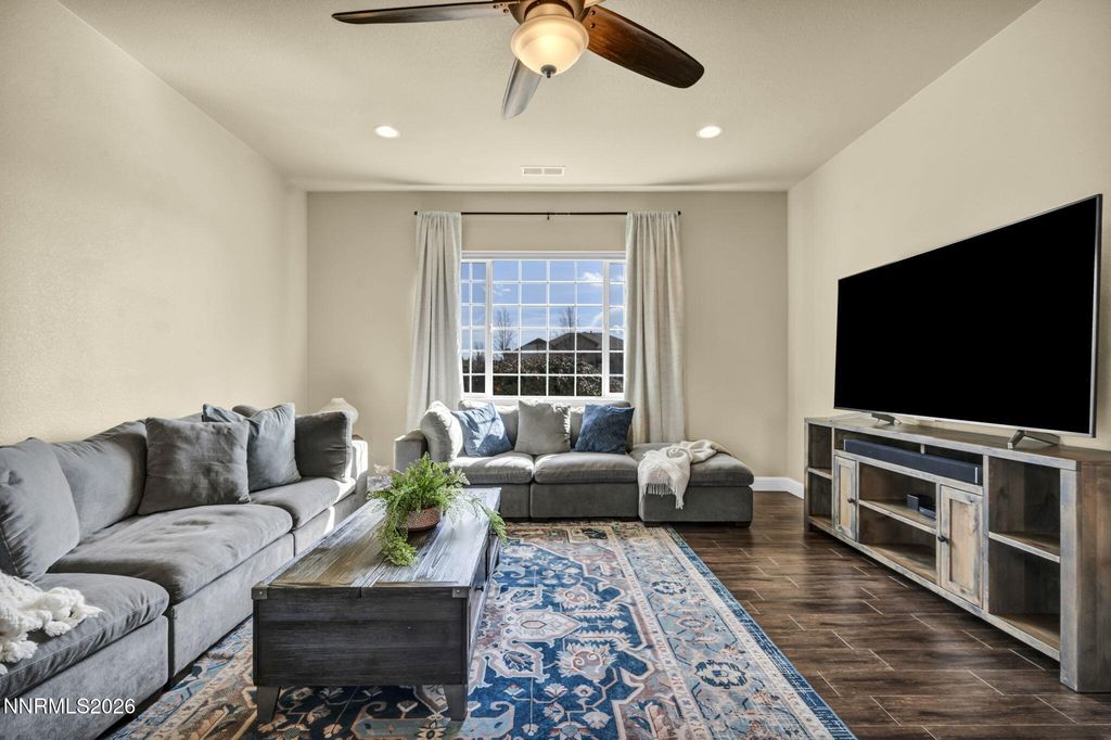 Image 8 of property listing at 485 Sunset Springs Lane, Sparks, NV 89441