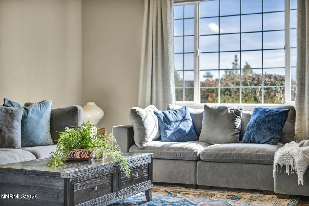 Image 9 of property listing at 485 Sunset Springs Lane, Sparks, NV 89441