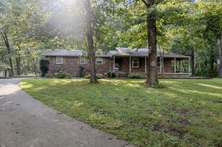 410 Rocky Valley Rd, Lebanon, TN 37090