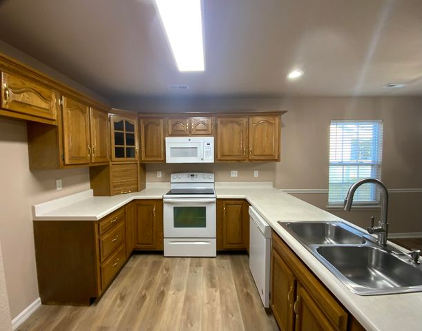 196 Flagstone Drive, Rossville, GA 30741