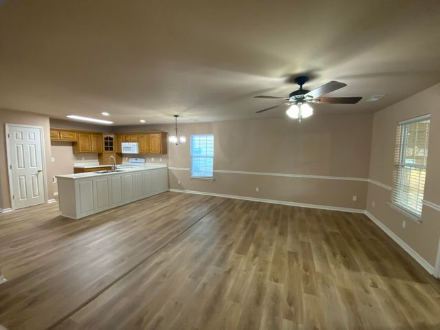 196 Flagstone Drive, Rossville, GA 30741