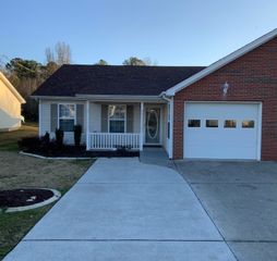 196 Flagstone Drive, Rossville, GA 30741