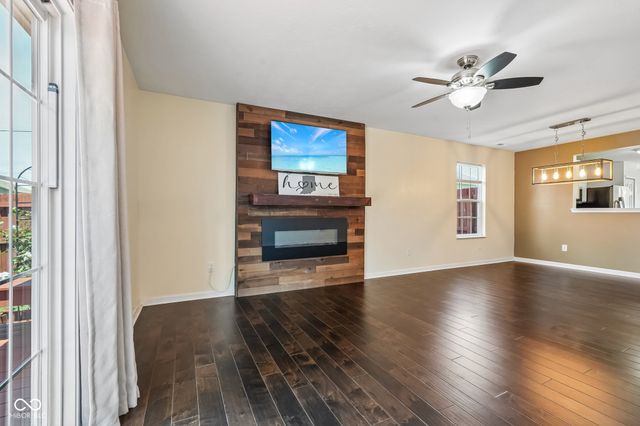 620 Bobtail Drive, Greenfield, IN 46140