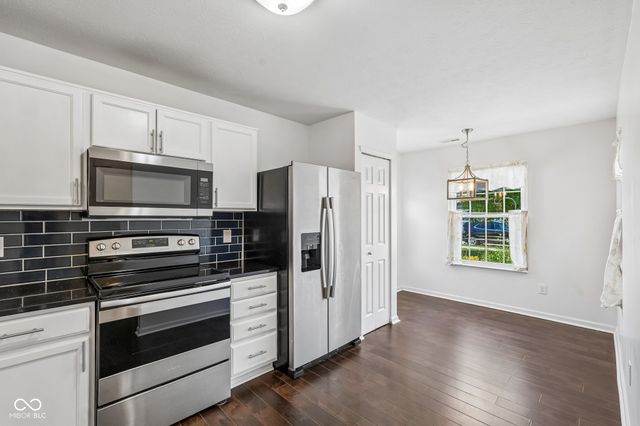 620 Bobtail Drive, Greenfield, IN 46140