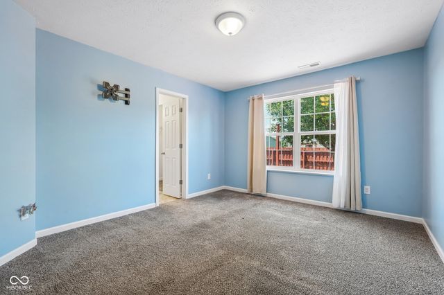 620 Bobtail Drive, Greenfield, IN 46140